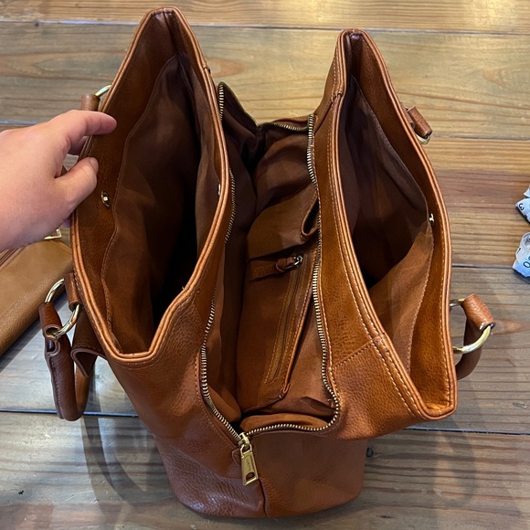 Liz Claiborne Women’s Cognac Multi-divider/Pockets XL Handbag Tote and Wallet - Picture 13 of 16